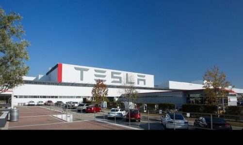 Tesla Piyasaya Daha Ucuz Arabalar Çıkaracağını Açıkladı