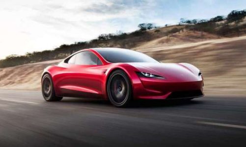 Elon Musk, Tesla Roadster’ı Yerin Üzerinde Uçurmayı Hedefliyor